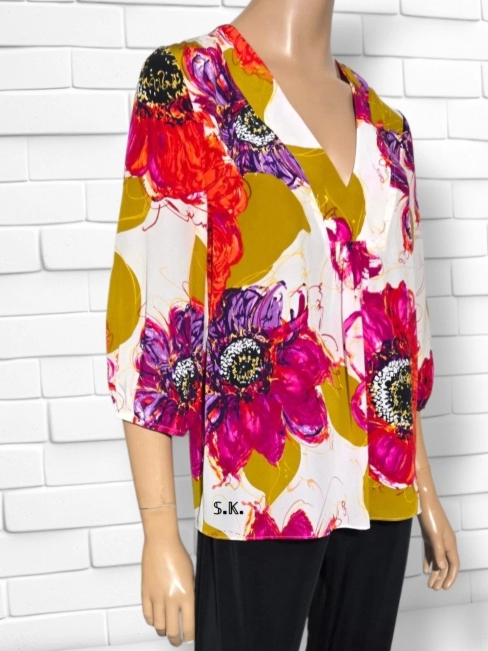 Trina Turk Nanette Bela Roseta 100% Silk Floral Blouse V-Neck M Style #166100 - Picture 4 of 14